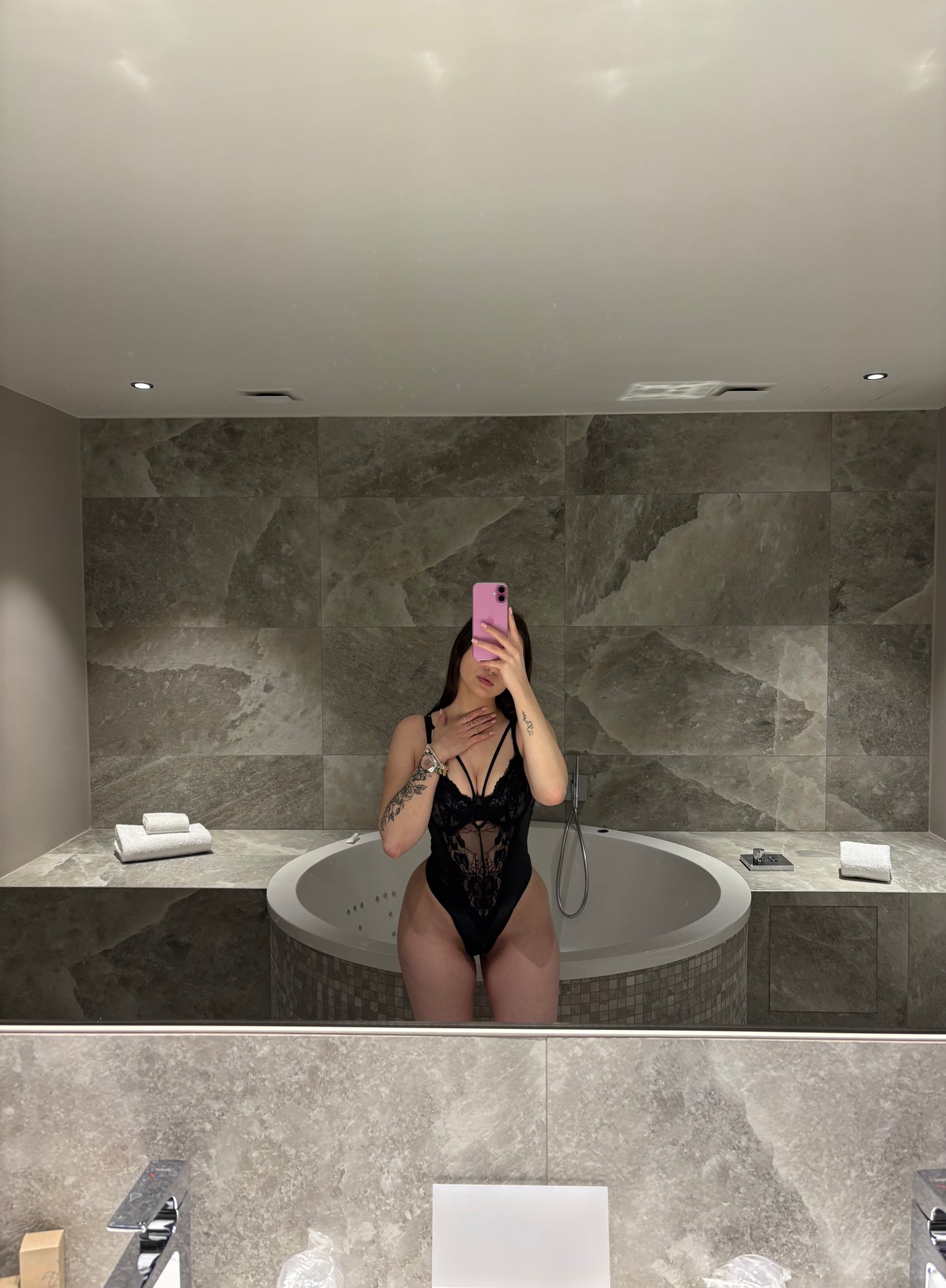 🔥01min56 — Twerk & godemiché mouillé